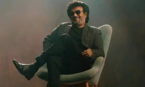 உத்தரப்பிரதேச துணை முதல் மந்திரியுடன் ஜெயிலர் படம் பார்த்த ரஜினி