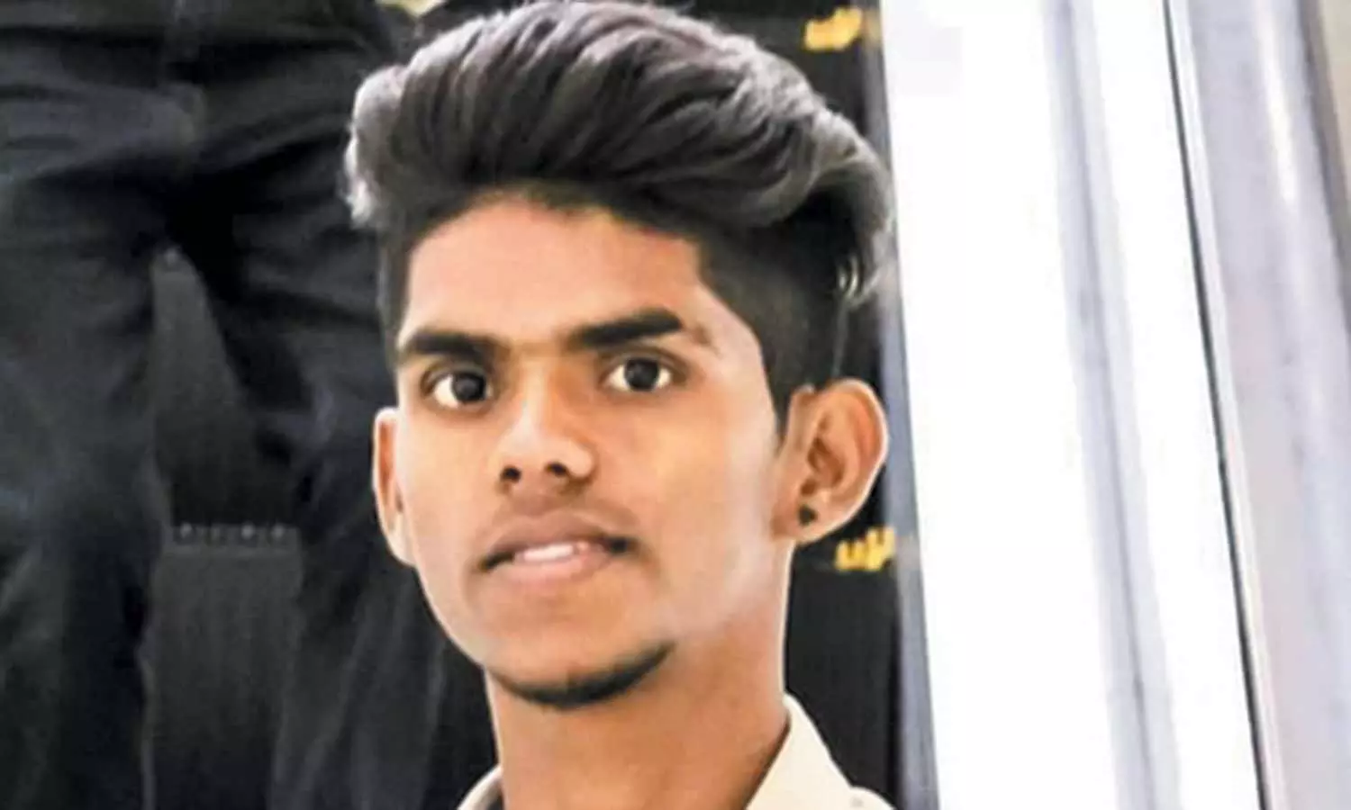 மதுரவாயலில் வாலிபர் கொலையில் திருப்பம்- மகனை தாயே அடித்து கொன்றது அம்பலம் மதுரவாயலில் வாலிபர் கொலையில் திருப்பம்- மகனை தாயே அடித்து கொன்றது அம்பலம்