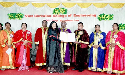 புதிய தொழில் நுட்ப மாற்றங்களை கொண்டு அறிவை பெருக்க வேண்டும்