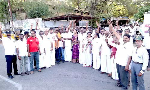 குமரியில் இருந்து ஆயிரக்கணக்கான தொண்டர்கள் புறப்பட்டு சென்றனர்