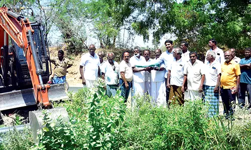 நாலுமாவடி புதுவாழ்வு சங்கம் சார்பில் பாசன வாய்க்கால் தூர்வாரும் பணிகள்