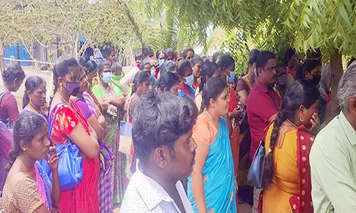 ஆறுமுகநேரி தொண்டு நிறுவன விவகாரம்: ஆசிரியர்களின் திடீர் முற்றுகையால் பரபரப்பு