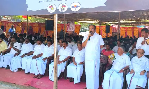 நெல்லை, தூத்துக்குடி, தென்காசியில் நீட் தேர்வை ரத்து செய்யக்கோரி தி.மு.க.வினர் உண்ணாவிரத போராட்டம்