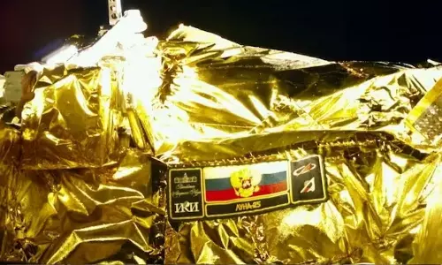 நிலவில் மோதி நொறுங்கியது ரஷியாவின் லூனா- 25 விண்கலம்