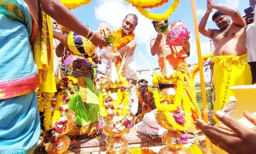 உத்தனூர் கிராமத்தில் திரவுபதி அம்மன் கோவில் கும்பாபிஷேக விழா