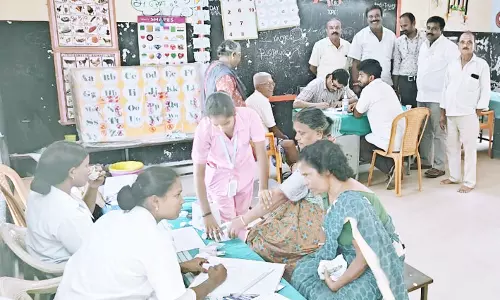 ஓசூர் செயின்ட் பீட்டர்ஸ் மருத்துவமனை சார்பில்,  இலவச மருத்துவ முகாம்