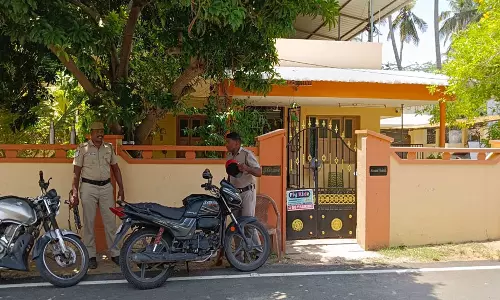 காரைக்கால்  தொழிலதிபருக்கு பிரபல பெண் தாதா கொலை மிரட்டல் துப்பாக்கி ஏந்திய போலீஸ் பாதுகாப்பு