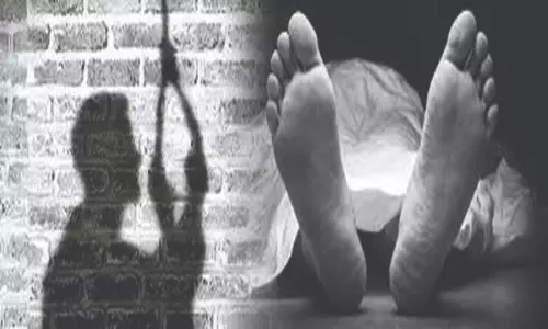 வாலிபர் தூக்கிட்டு தற்கொலை