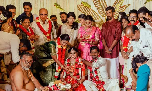 தமிழக கிரிக்கெட் வீரர் பாபா அபராஜித் திருமணம்- நீச்சல் வீராங்கனையை மணந்தார்