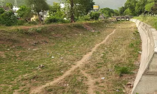 மேட்டூர் வலது, இடது கரை வாய்க்காலில் குடிநீர் தேவைக்காவது தண்ணீர் வருமா?- விவசாயிகள் எதிர்பார்ப்பு