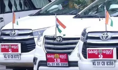 கேரள மாநிலத்தில் அரசு வாகனங்களில் அலங்கார விளக்கு பொருத்த தடை