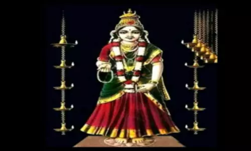 பகவதி அம்மனுக்கு ஓணக்கோடி பட்டு அணிவித்து சிறப்பு வழிபாடு