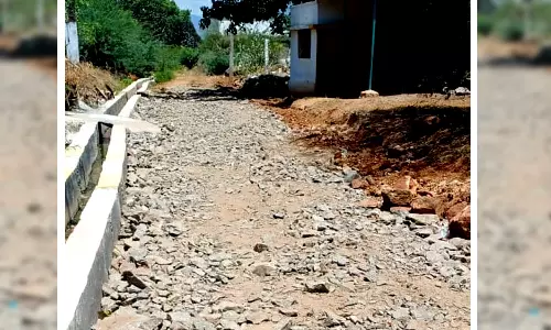 கடையம் அருகே தரமான சாலை அமைக்க வேண்டும்-பொதுமக்கள் கோரிக்கை