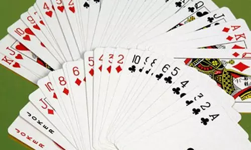 சூதாட்டத்தில் ஈடுபட்ட 5 பேர் கைது