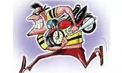 மீன்  மார்கெட்டில் இருசக்கர வாகனம் திருட்டு