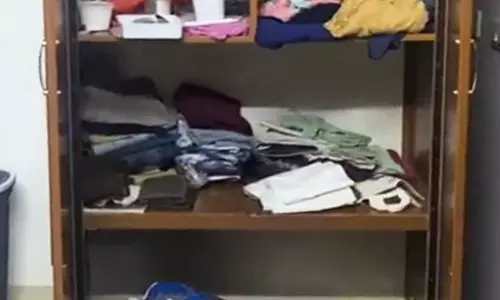 வீட்டின் கதவை  உடைத்து 7 பவுன் நகைகள் திருட்டு