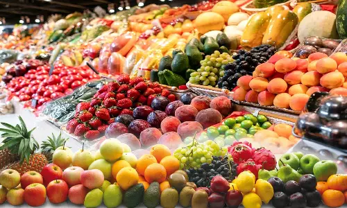 உடுமலையில் பழங்கள் விற்பனை அதிகரிப்பு