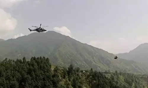 அந்தரத்தில் ஊசலாடும் ஆறு குழந்தைகள்; கயிறு அறுந்து தொங்கும் கேபிள் கார்.. அச்சத்தில் மக்கள்..!