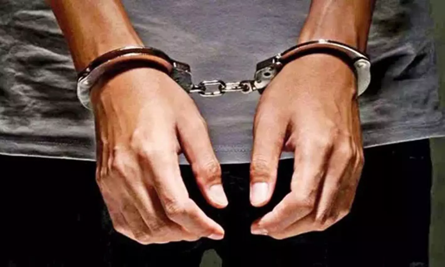 மோட்டார் சைக்கிளை திருடிய வாலிபர் கைது மோட்டார் சைக்கிளை திருடிய வாலிபர் கைது