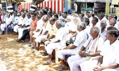 ராமநாதபுரத்தில் உண்ணாவிரத போராட்டம்