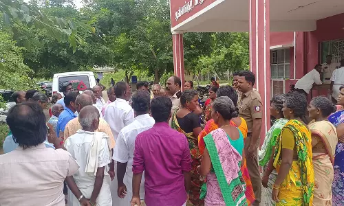 திட்டக்குடி அருகே கோவில் கும்பாபிஷேகம் நடத்துவதில் இருதரப்பினர் வாக்குவாதம்