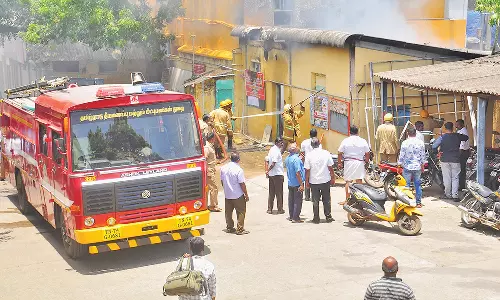 நாகர்கோவிலில் இன்று பகலில் அரசு விரைவு போக்குவரத்து கழக பணிமனையில் பயங்கர தீ விபத்து