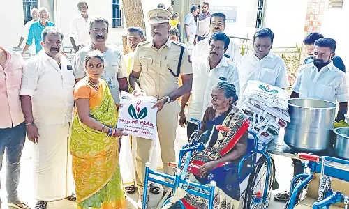 அரசு மருத்துவமனையில் மாற்றுத்திறனாளிகளுக்கு 3 சக்கர சைக்கிள்