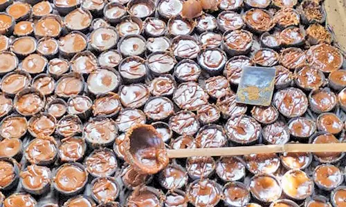 உடன்குடி கருப்பட்டி மேலும் விலை உயர்வு: கிலோ ரூ.360-க்கு விற்பனை