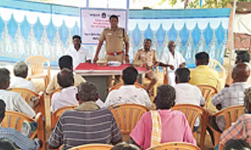 மேட்டூரில் போலீசார் சார்பில் மனித உரிமைகள் குறித்த விழிப்புணர்வு நிகழ்ச்சி
