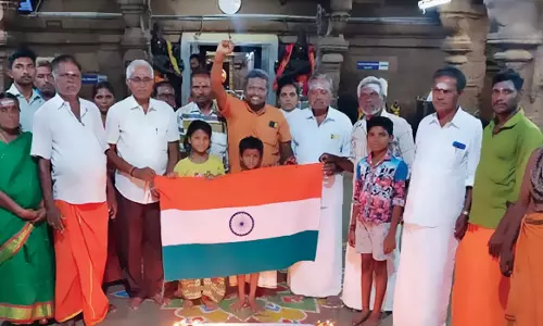 திருச்செங்கோட்டில் இந்தியா வடிவில் விளக்கேற்றி சந்திரயான் வெற்றி விழா