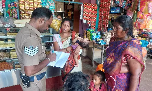 திருவள்ளூர் பஸ் நிலையத்தில் மேற்கூரை இடிந்து பெண்கள்-குழந்தைகள் காயம் சீரமைக்க பொதுமக்கள் கோரிக்கை