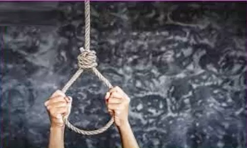 இளம்பெண் தூக்கிட்டு தற்கொலை
