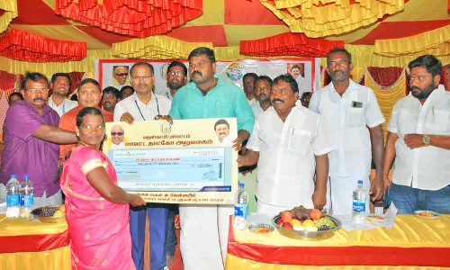 சங்கரன்கோவில் பால் உற்பத்தியாளர் சங்கத்தில் கடன் வழங்கும் நிகழ்ச்சி - ராஜா எம்.எல்.ஏ. வழங்கினார்