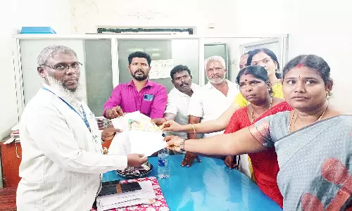 பச்சிளம் குழந்தை கழிவறை குப்பை தொட்டியில் வீச்சு