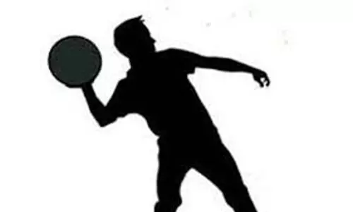 எறிபந்து அணிக்கு அரசு கல்லூரி மாணவி நந்தீஸ்வரி தேர்வு