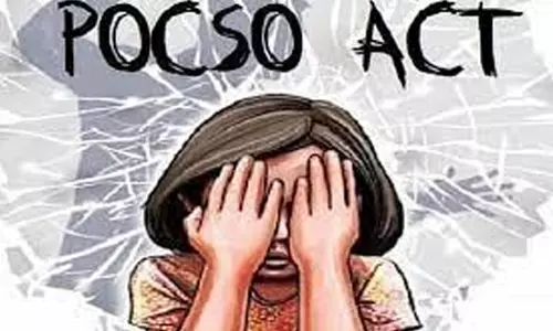 எடப்பாடி அருகே பள்ளி மாணவி பலாத்காரம் டிரைவர் மீது  போக்சோ வழக்கு பாய்ந்தது