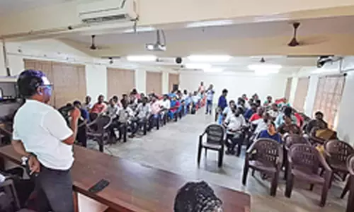 பயனாளிகளை தேர்வு செய்யும் தன்னார்வலர்களுக்கு பயிற்சி