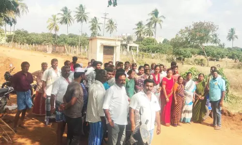 மயான ஆக்கிரமிப்பு நிலம் மீட்பு  கலெக்டருக்கு நன்றி தெரிவித்த அத்திமுகம் கிராம மக்கள்