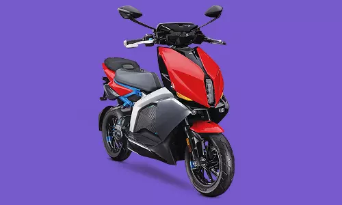 140 கி.மீ. ரேன்ஜ்.. ஸ்போர்ட் லுக்கில் புது எலெக்ட்ரிக் ஸ்கூட்டர் அறிமுகம் - டி.வி.எஸ். அசத்தல்