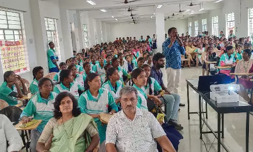 சாலை பாதுகாப்பு விழிப்புணர்வு நிகழ்ச்சி