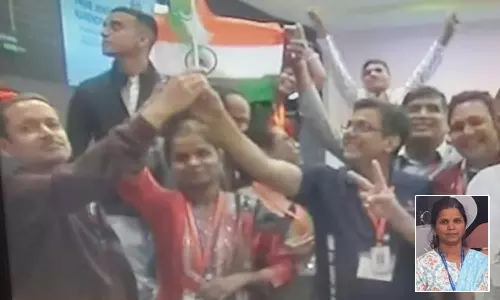 சந்திரயான்-3 திட்டத்தில் சாப்ட்வேரை வடிவமைத்த பழனி பெண் விஞ்ஞானிக்கு பொதுமக்கள் பாராட்டு