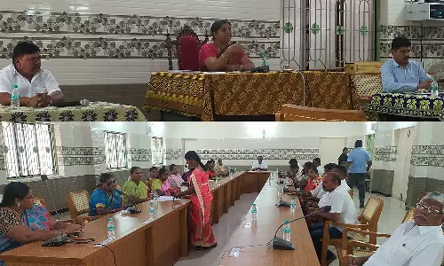 பவானியில் புதிய காய்கறி மார்க்கெட் அமைப்பது குறித்த அவசர கூட்டம்