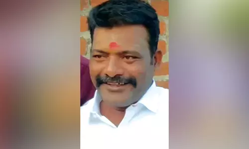 தனியார் பஸ் மோதி சலூன் கடைக்காரர் பலி; டிரைவர் கைது