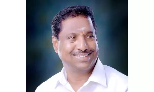 ஆஸ்பத்திரியில் அனுமதிக்கப்பட்ட நேரு எம்.எல்.ஏ.வுக்கு தொடர் சிகிச்சை