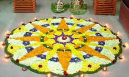 வரலட்சுமி விரதம், ஓணம் பண்டிகையையொட்டிசேலத்தில் பூக்கள்  விற்பனை அதிகரிப்பு