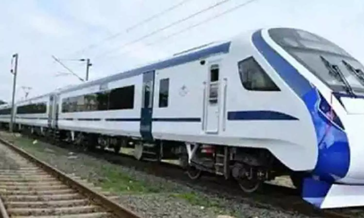 கேரளாவில் வந்தே பாரத் உள்ளிட்ட ரெயில்கள் மீது கற்கள் வீசிய 3 பேர் கைது கேரளாவில் வந்தே பாரத் உள்ளிட்ட ரெயில்கள் மீது கற்கள் வீசிய 3 பேர் கைது