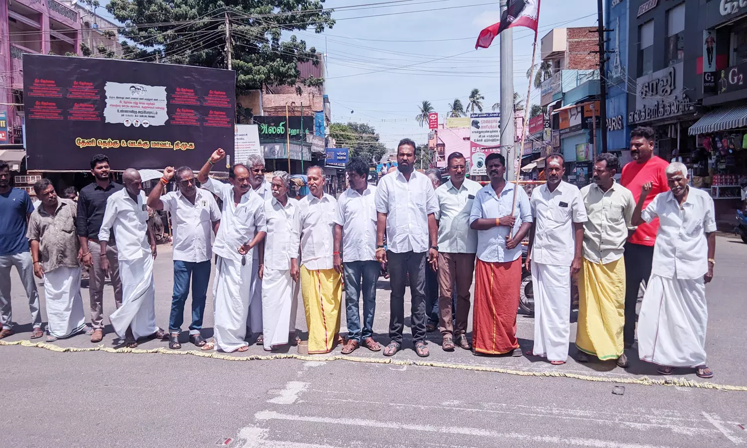 சின்னமனூரில் அ.தி.மு.க.வினர் கொண்டாட்டம் சின்னமனூரில் அ.தி.மு.க.வினர் கொண்டாட்டம்