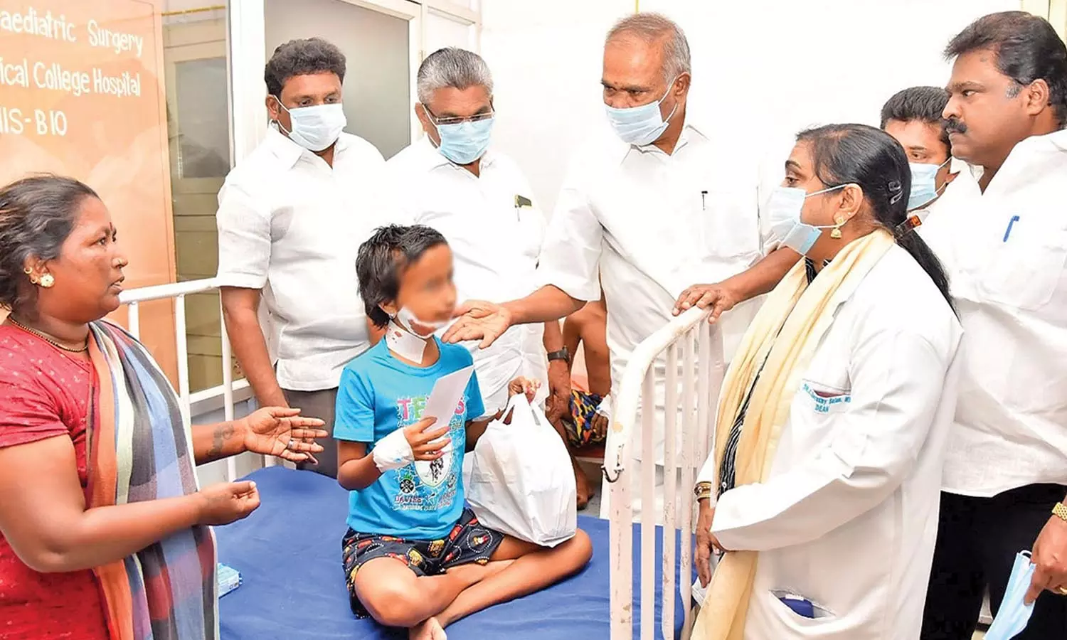 நெல்லையில் விபத்தில் சிக்கிய வாகனத்தின் பராமரிப்பு குறித்து விசாரணை நடத்தப்படும் - காயமடைந்தவர்களை பார்த்த பின்னர் சபாநாயகர் தகவல் நெல்லையில் விபத்தில் சிக்கிய வாகனத்தின் பராமரிப்பு குறித்து விசாரணை நடத்தப்படும் - காயமடைந்தவர்களை பார்த்த பின்னர் சபாநாயகர் தகவல்
