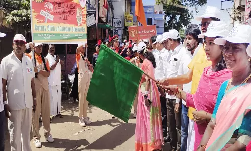 கம்பத்தில் பெண்கள் பாதுகாப்பு விழிப்புணர்வு பேரணி