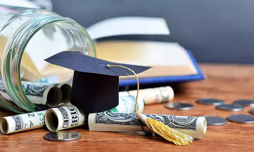 அஞ்சல் தலை சேகரிப்பு கணக்கு வைத்துள்ள பள்ளி மாணவர்கள் ஊக்கத்தொகை பெற விண்ணப்பிக்கலாம்